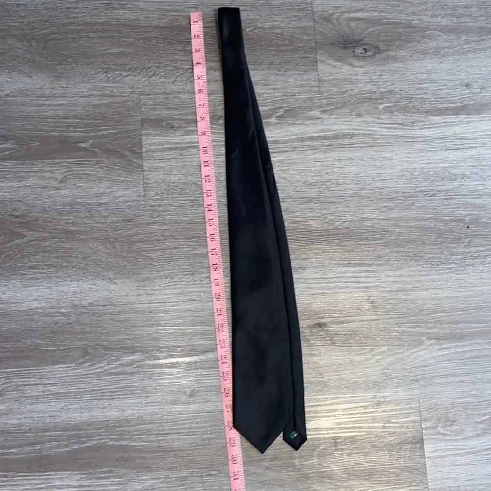 Brand Q Elegant Black Necktie